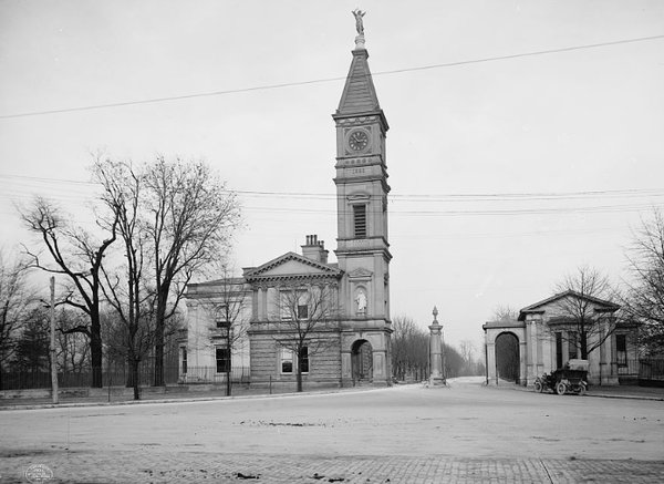 Entrance to Cave Hill Cemetery in Lou early 1900s.png